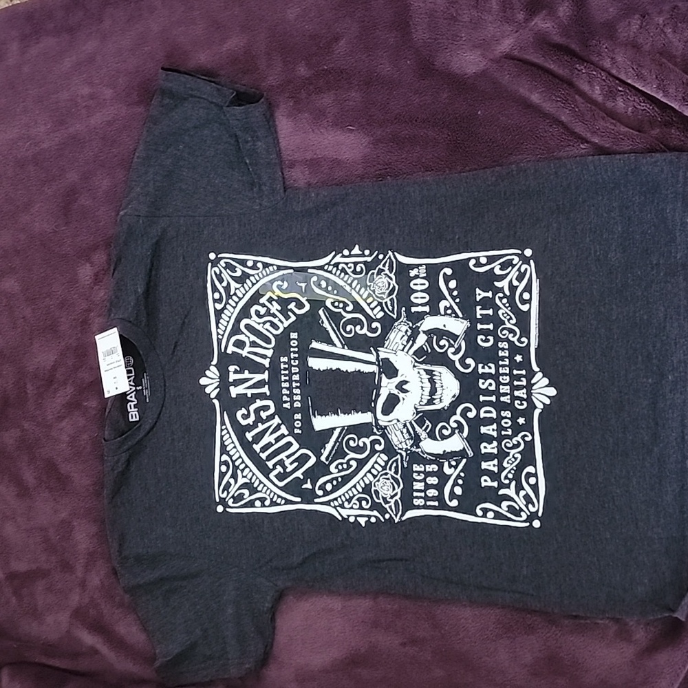 Guns N Roses graphic tee size small